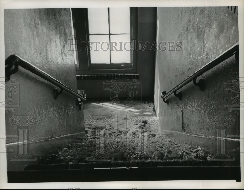 1961 Press Photo Damage of staircase at Cooley Elementary - hca30925