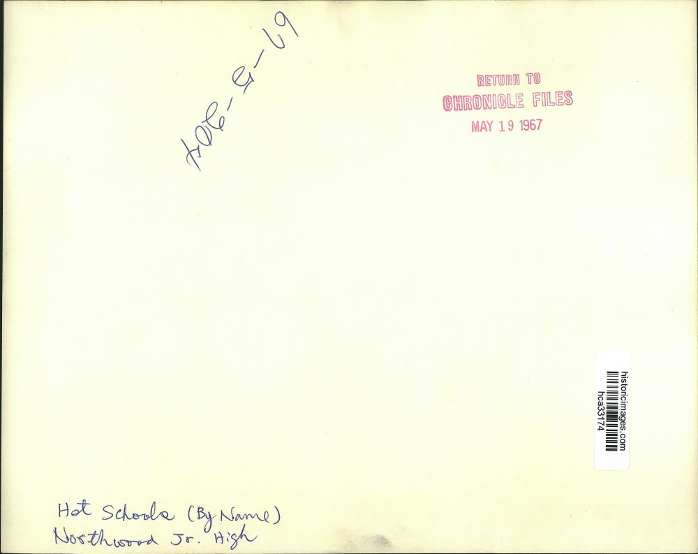 1967 Press Photo Student tries to get away from policeman at Houston Jr High