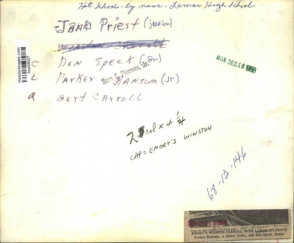 1968 Press Photo Emory's Winston Carroll visits Houston Lamar High students