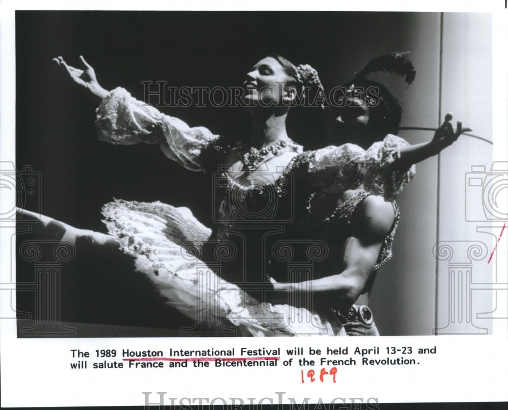1989 Press Photo Ballet dancers perform at Houston International Festival