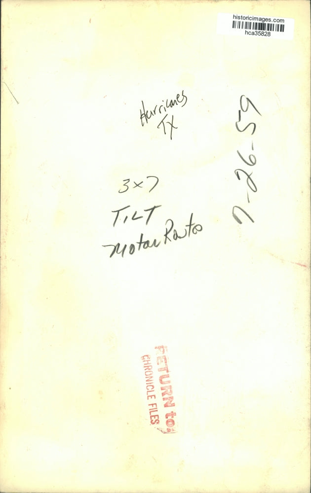 1959 Press Photo Damaged crane after hurricane in Texas - hca35828