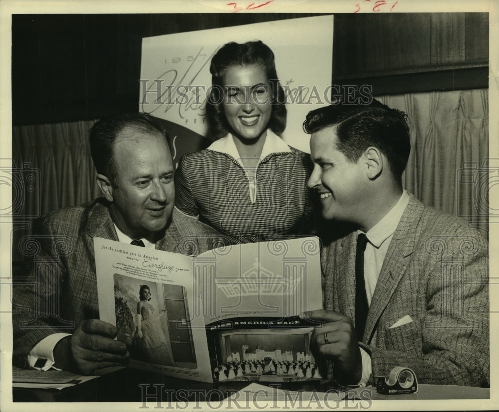 1957 Press Photo Bill McDavid, Wally Sisk and Barbara Murry, Jr. Chamber Members