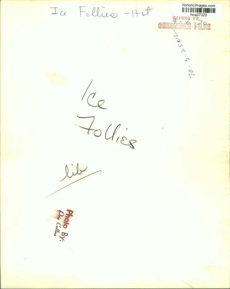 1970 Press Photo Couple ice skates in scene from Ice Follies in Houston