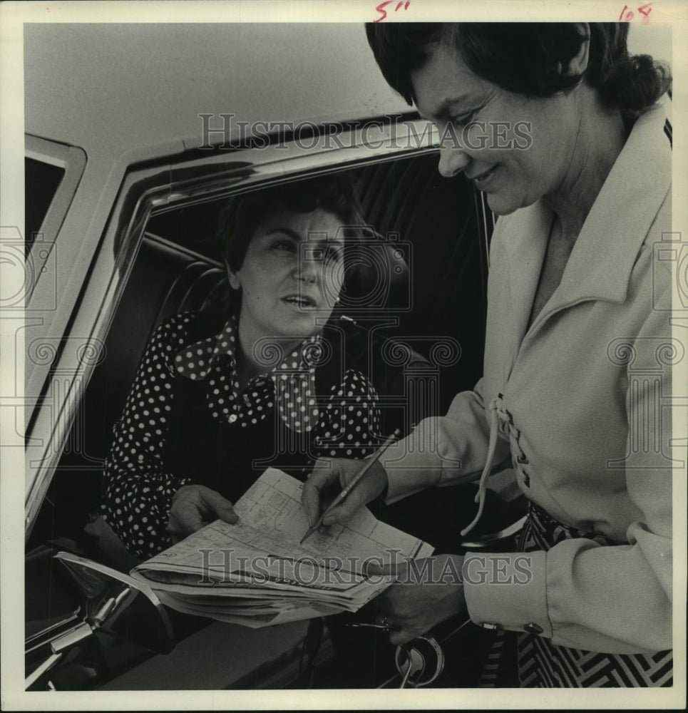 1972 Press Photo Houston League of Women Voters take survey about rapid transit