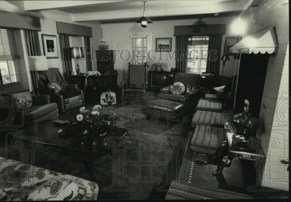 1966 Press Photo Living room scene at LBJ Ranch in Stonewall, Texas - hca38662