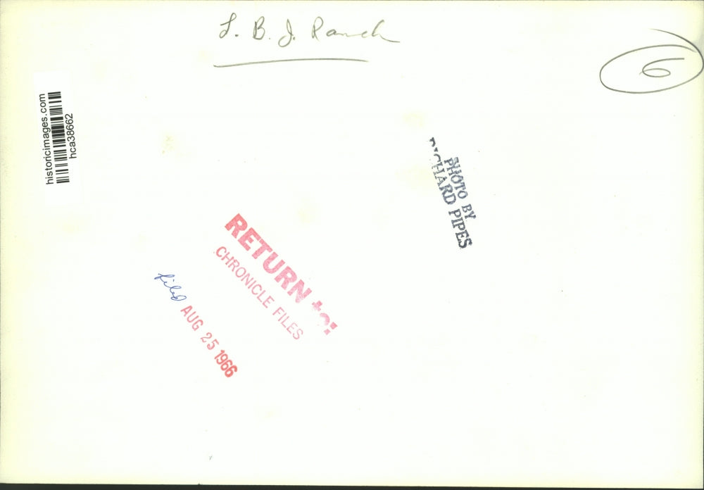 1966 Press Photo Living room scene at LBJ Ranch in Stonewall, Texas - hca38662