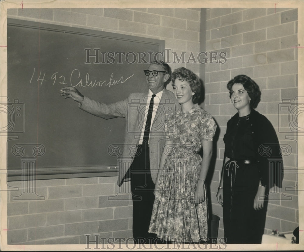 1961 Press Photo People near chalk board at Lamar State College of Technology