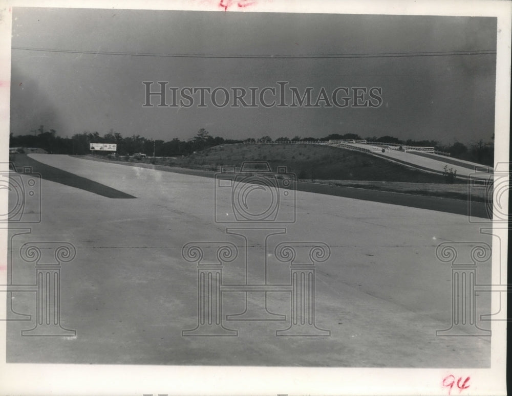 1964 Press Photo La Porte Freeway near completion in Houston, Texas - hca39097