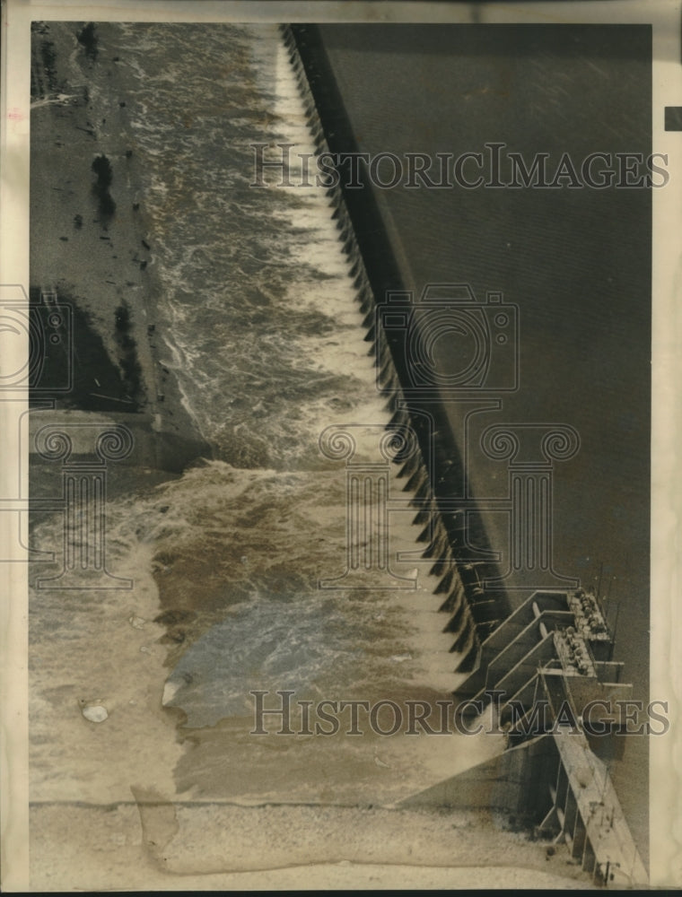 1957 Press Photo Dam at Lake Houston - hca39766
