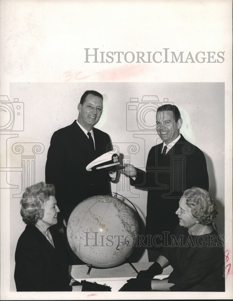 1960 Press Photo Lakewood Yacht Club commodores in Houston - hca40276