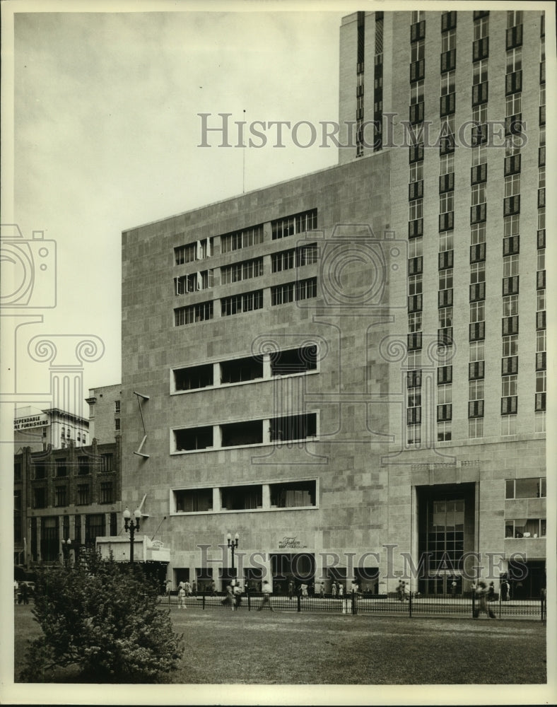 1949 Press Photo Exterior of Kirby Fashion Building and Theatre - hca40980