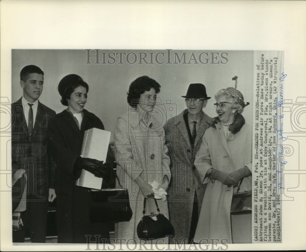 1962 Press Photo Astronaut John Glenn's family at Andrews AFB in Maryland