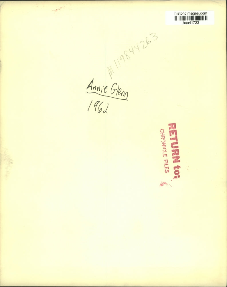 1962 Press Photo NY Gov Nelson Rockefeller applauds Mrs. John Glenn at event