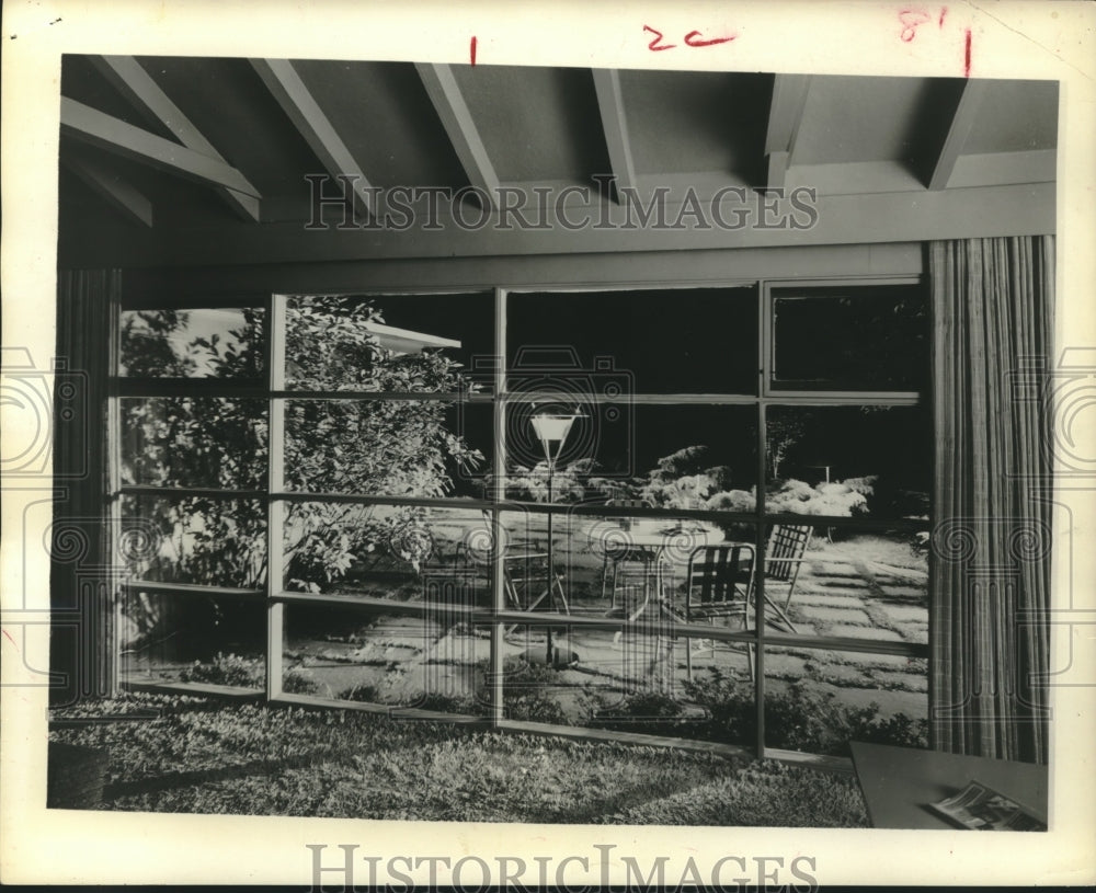 1960 Press Photo Out door room lighting at Marlin Lighting Showcase in Hosuton