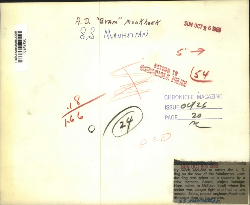 1969 Press Photo Engineer A.D. "Bram" Mookhoek discusses SS Manhattan project