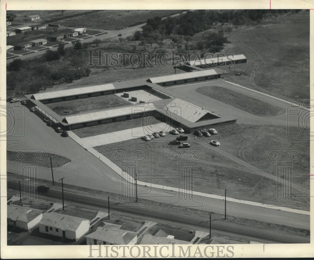 1961 Press Photo Aerial view of Florence Black Elementary in Mesquite, Texas