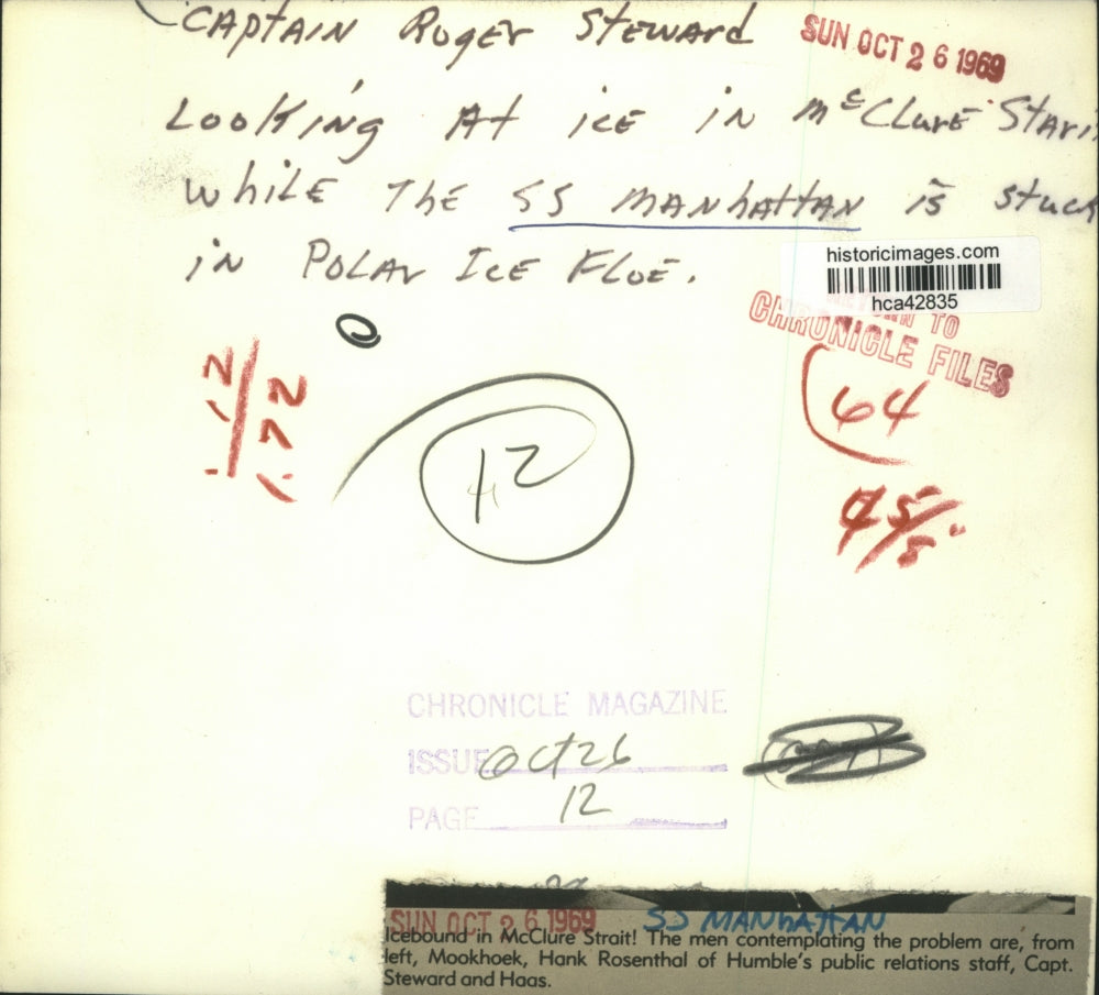 1969 Press Photo SS Mahattan crew look out window - icebound in McClure Strait