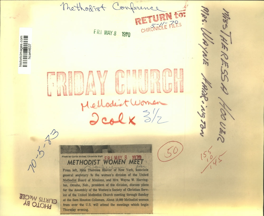 1970 Press Photo Theressa Hoover & Mrs. Wayne Harrington in TX for church event