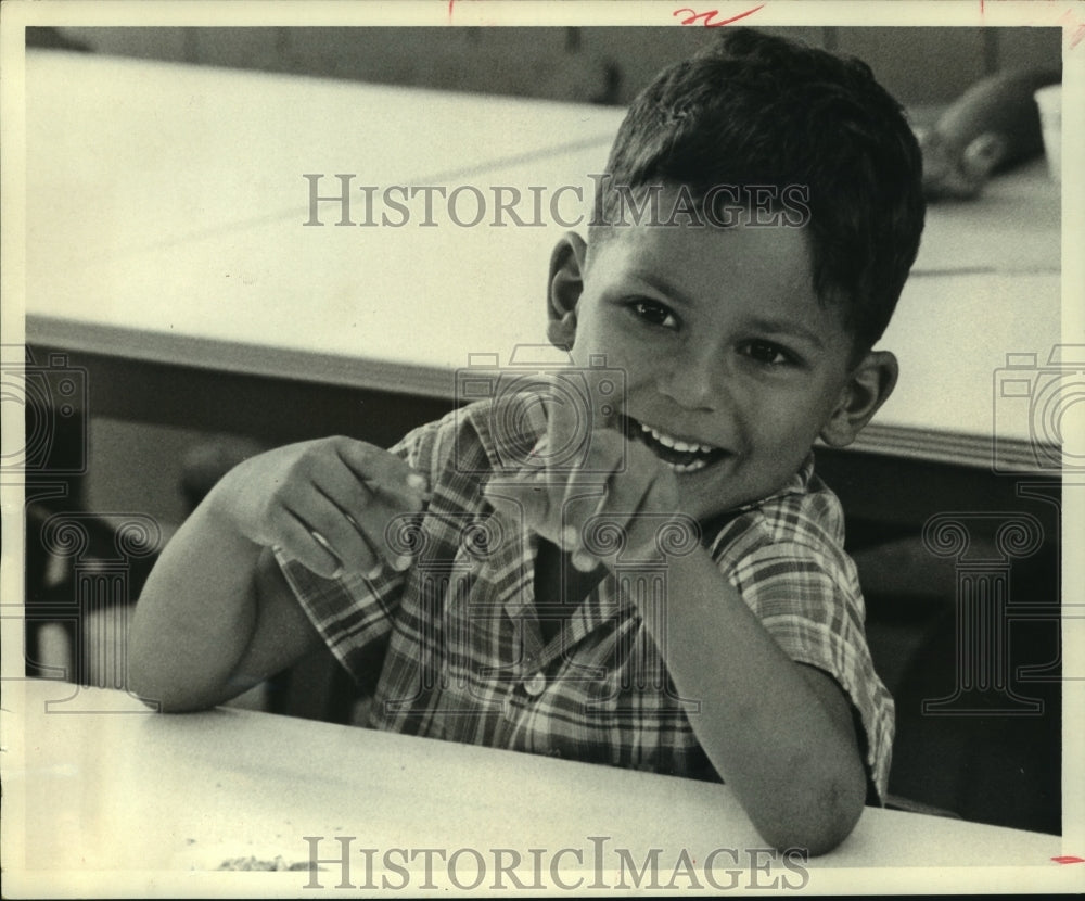 1966 Press Photo Child participates at Neighborhood Centers Day Care in Houston