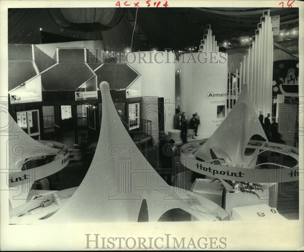 1970 Press Photo Looking down on Home Builders expo at Astrohall in Houston