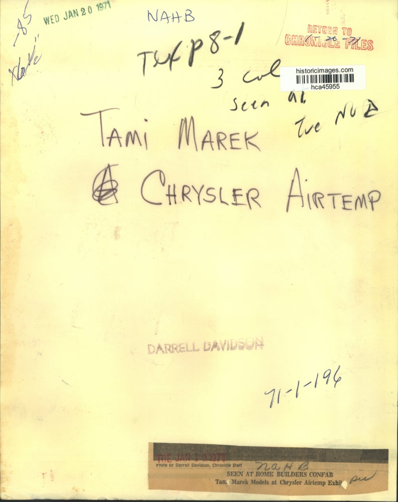 1971 Press Photo Tami Marek models at home builders convention in Houston