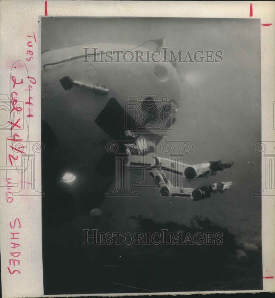 1971 Press Photo Lockheed Deep Quest research submarine underwater in California