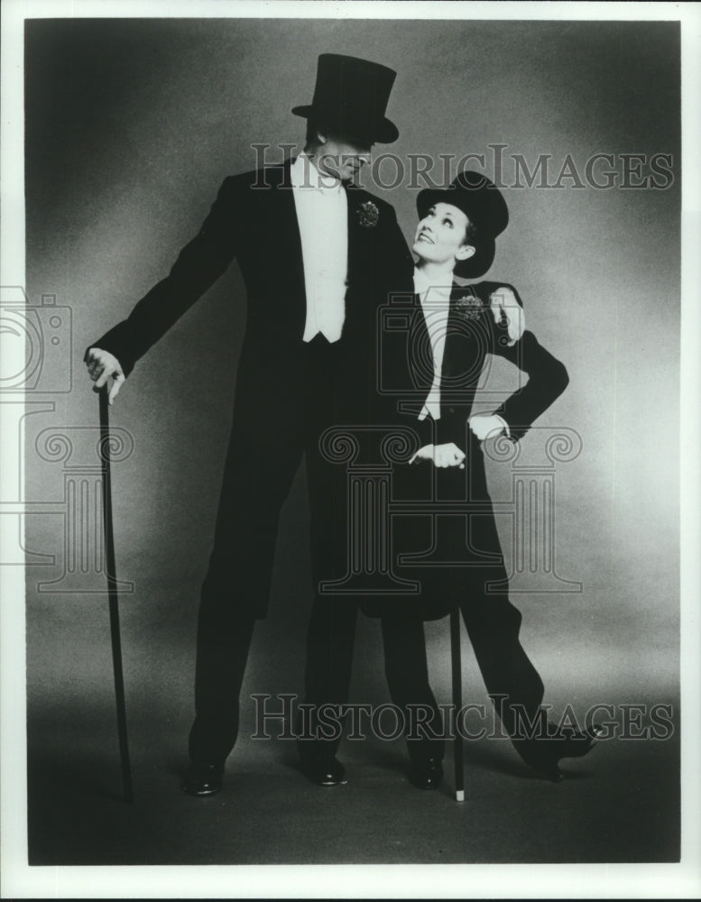 1985 Press Photo Tommy Tune and Sandy Duncan in musical &quot;My One and Only&quot;- Historic Images