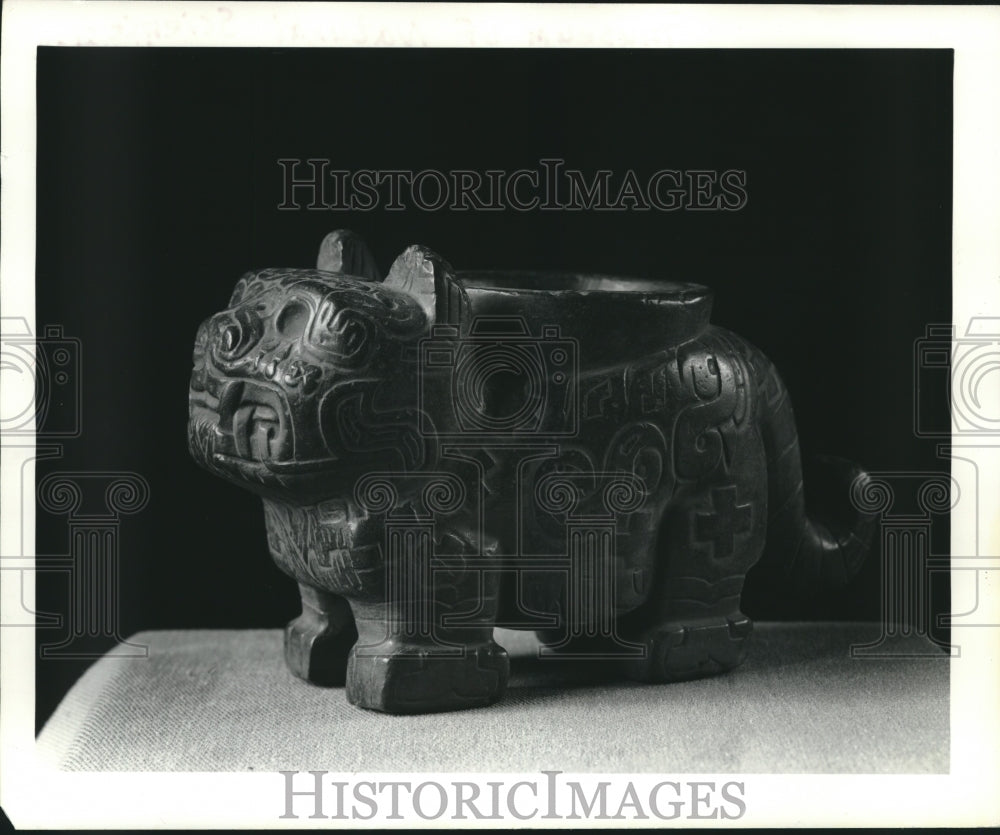 1996 Press Photo Stone puma bowl from Peru at Houston Museum of Natural Science- Historic Images