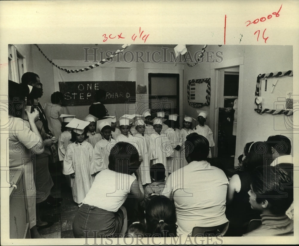1969 Press Photo Head Start students graduate at Canal Child Dev., Houston