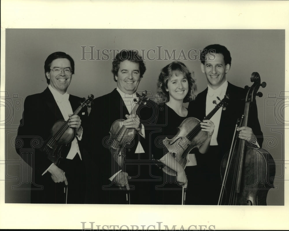 1988 Press Photo Musicians of the Orford String Quartet Pose with Instruments- Historic Images