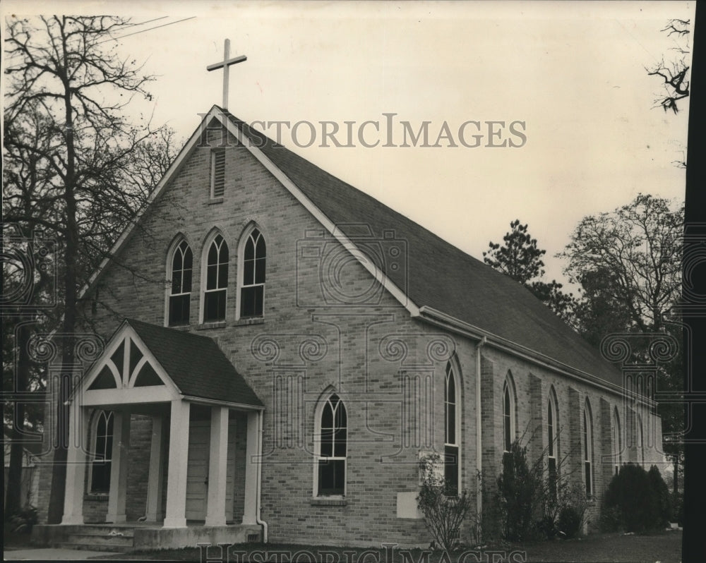 1950 Press Photo Exterior of Queen of Peace Catholic Church - hca49206