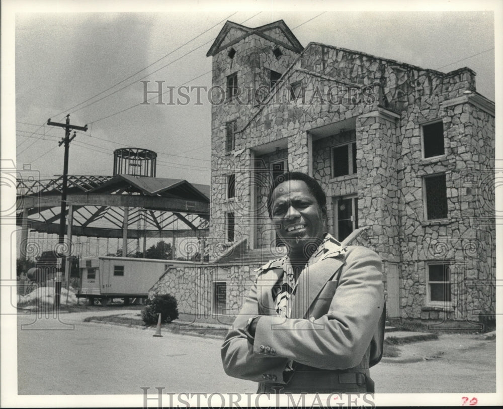 1978 Press Photo Rev. C.L. Jackson in Front of Pleasant Grove Missionary Baptist