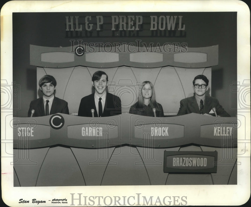 1971 Press Photo Brazoswood High School Prep Bowl team on air in Houston