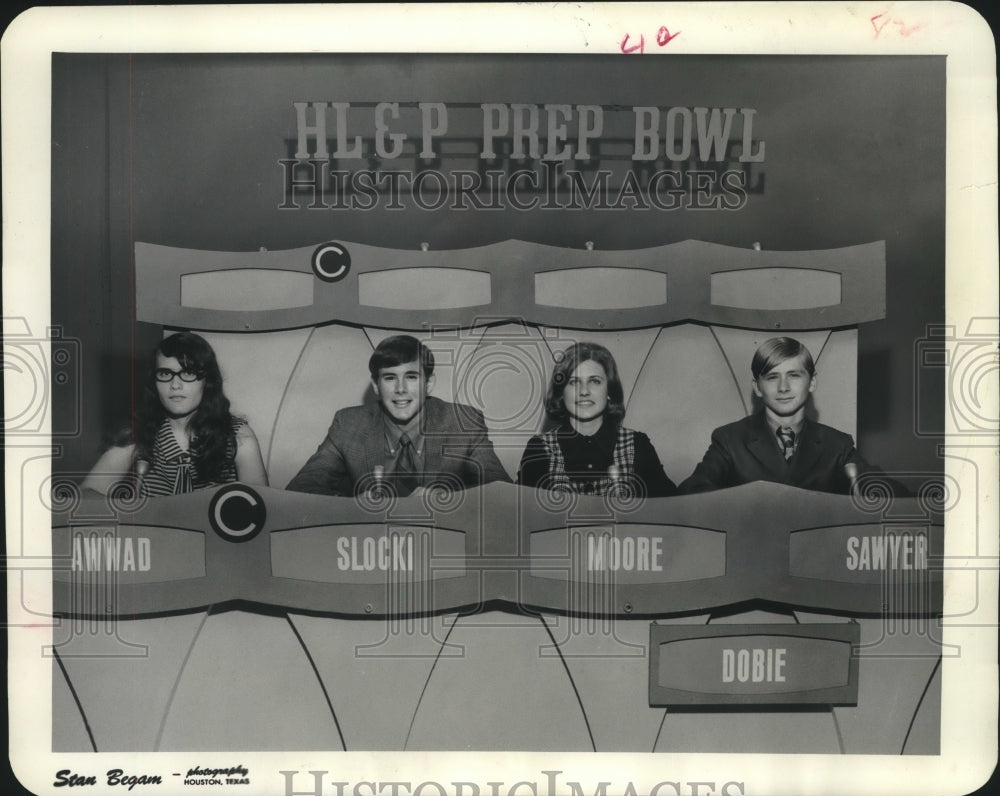 1970 Press Photo Pasadena's Dobie High School Prep Bowl winning team