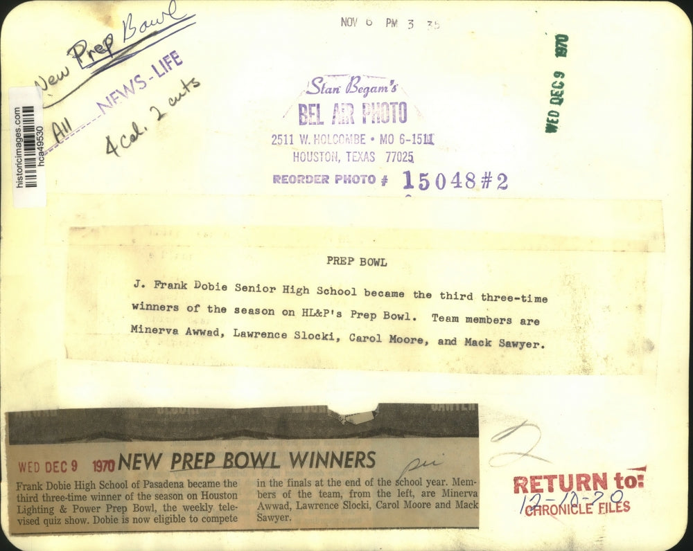 1970 Press Photo Pasadena's Dobie High School Prep Bowl winning team