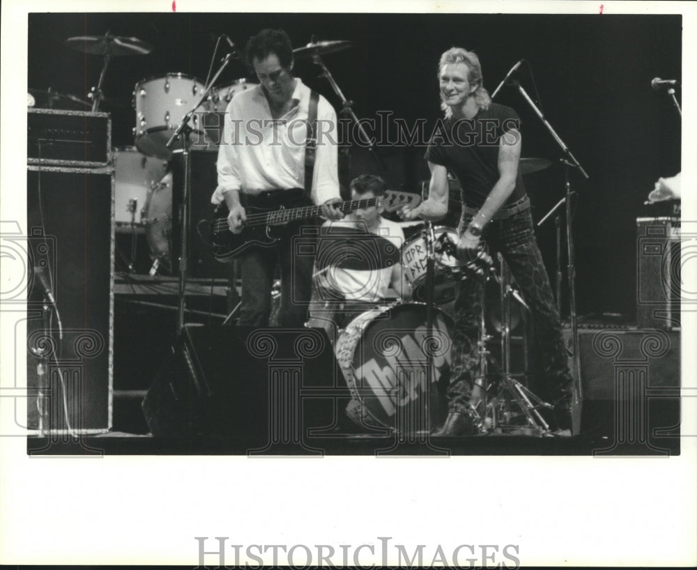 1988 Press Photo The Pack on stage at Budweiser Battle of Bands in Houston- Historic Images