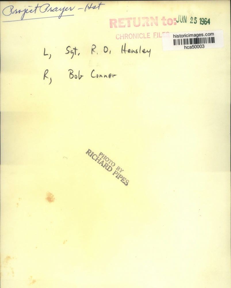 1964 Press Photo Sgt. Hensley with Bob Conner at Project Prayer Rally in Texas