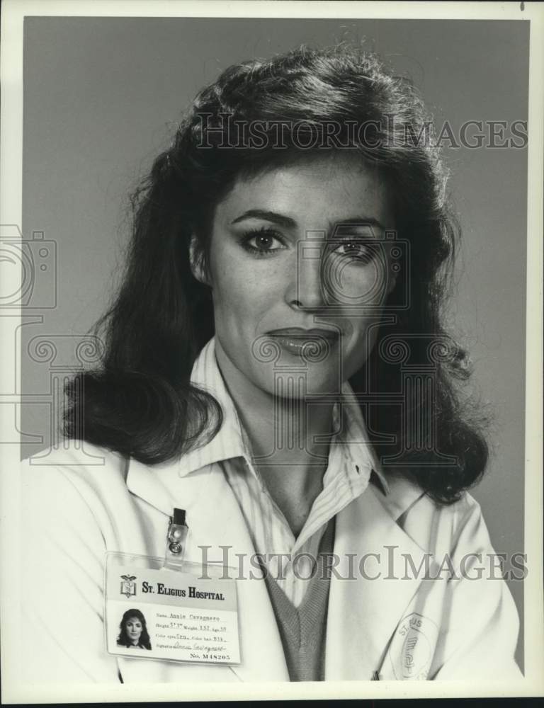 1982 Press Photo Actress Cynthia Sikes as Dr. Cavanero in &quot;St. Elsewhere&quot; on NBC- Historic Images