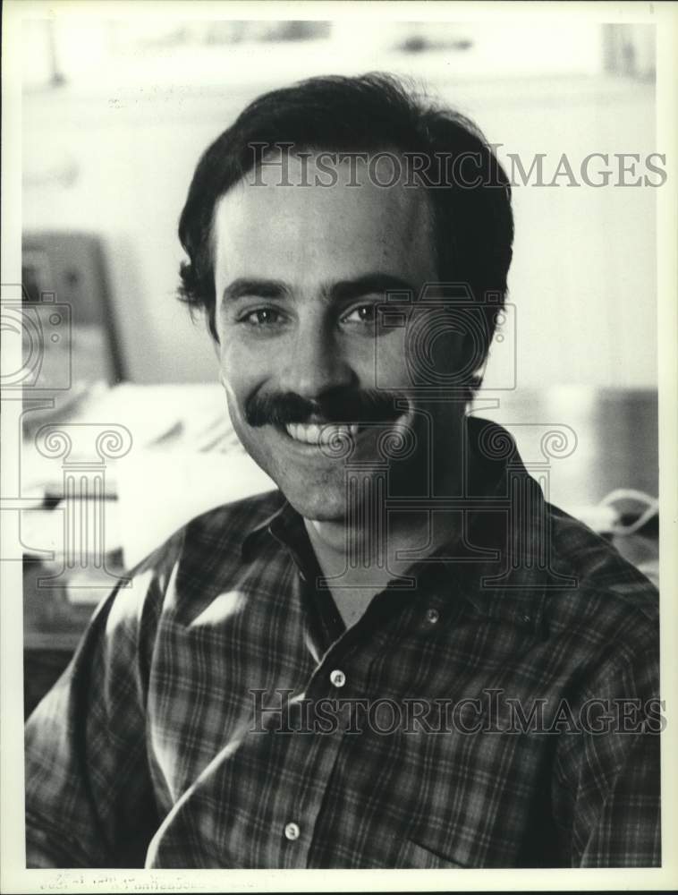 1983 Press Photo John Masius, producer of &quot;St. Elsewhere&quot; - hca50411- Historic Images