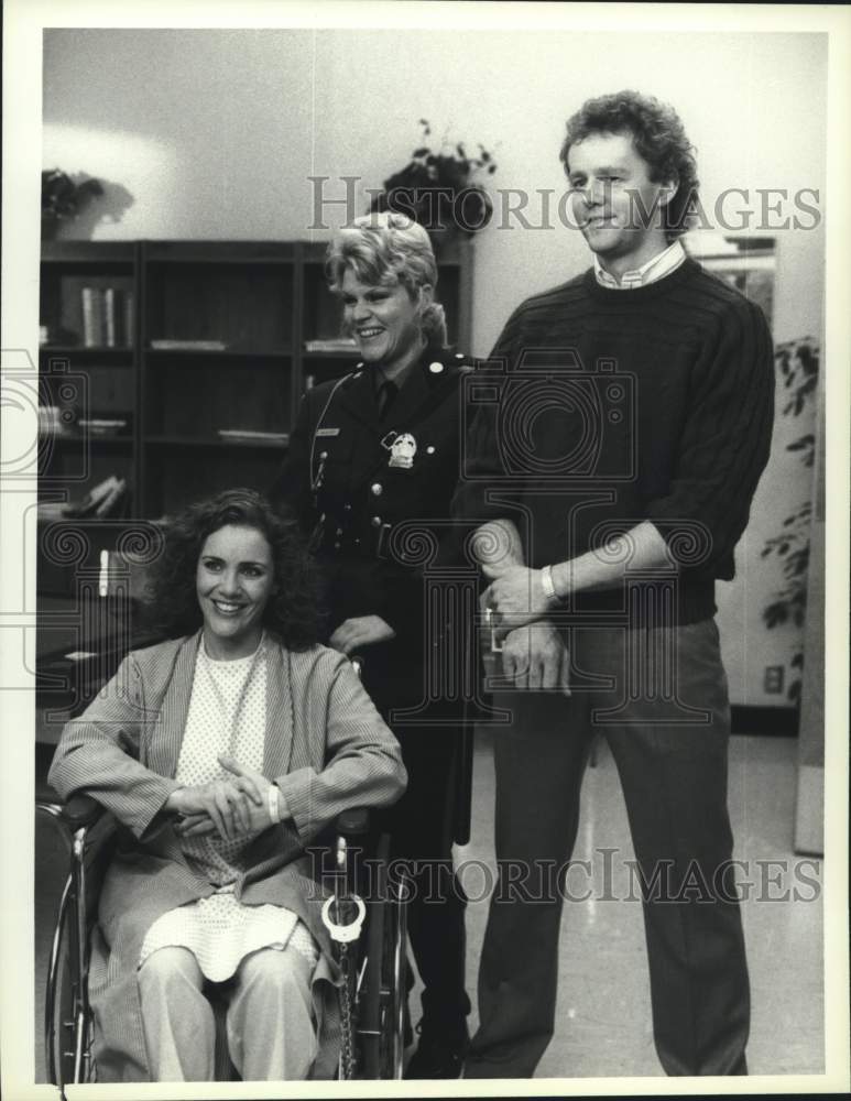 1987 Press Photo Ellen Bry stars in &quot;Women Unchained&quot; episode of &quot;St. Elsewhere&quot;- Historic Images