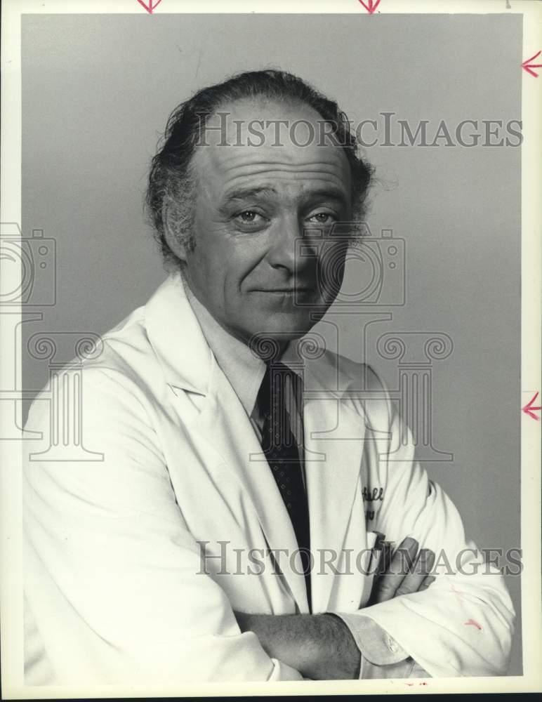 1982 Press Photo Ed Flanders as Dr. Donald Westphall on NBC-TV&#39;s &quot;St. Elsewhere&quot;- Historic Images