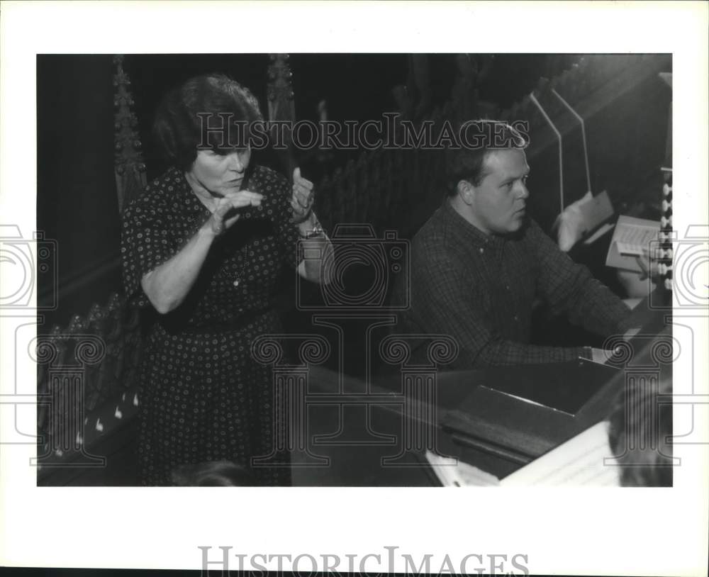 1989 Press Photo With Robert Brewer at Organ, Francis Anderson Directs, Houston- Historic Images