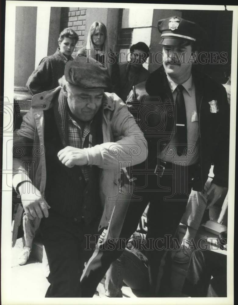 1987 Press Photo Ed Flanders &amp; Robert Clohessy star in a &quot;St. Elsewhere&quot; episode- Historic Images