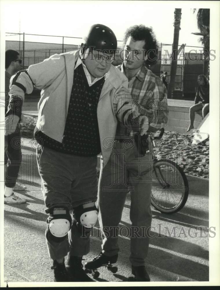 1986 Press Photo Howie Mandel &amp; Stephen Furst in an episode of &quot;St. Elsewhere&quot;- Historic Images