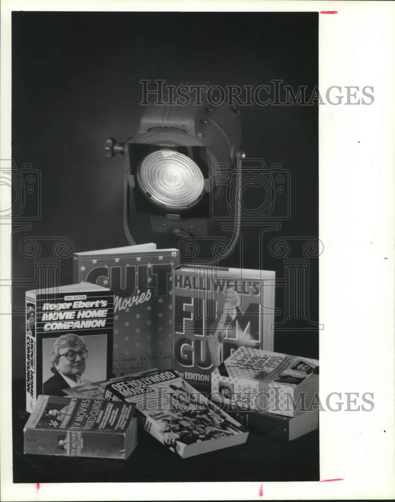 1989 Press Photo Film Guides Can Help Make Better Video Rental Choices, Houston- Historic Images