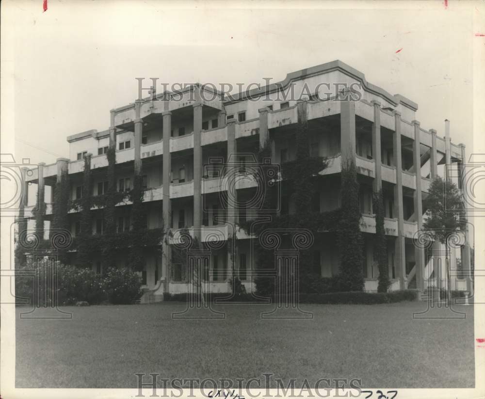 1954 Press Photo St. Mary's Catholic Seminary in La Porte, Texas - hca51096