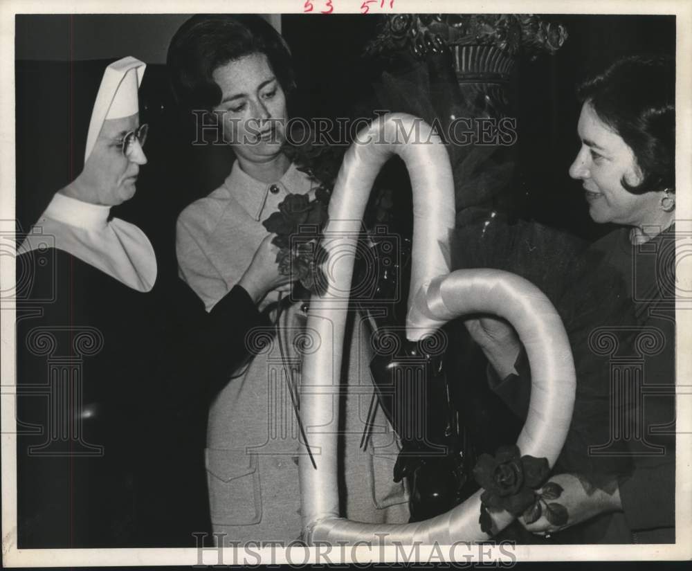 1968 Press Photo Members of St. Anthony Center Charity Valentine Ball committee