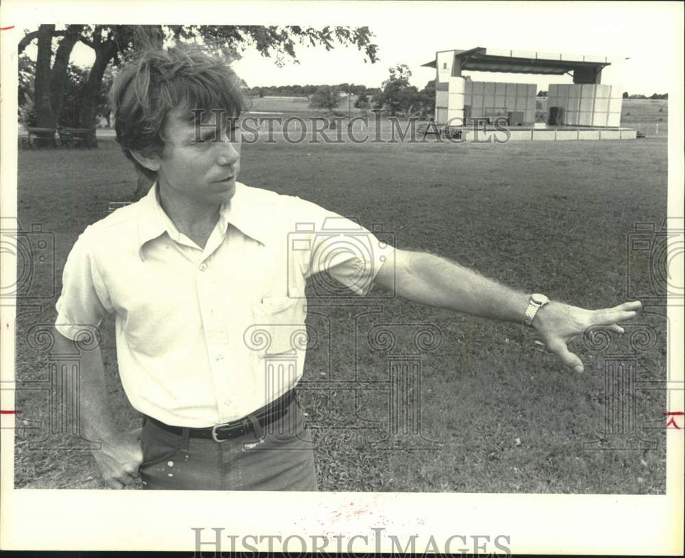 1979 Press Photo Managing Director Richard Royal, Round Top, Texas - hca51144- Historic Images