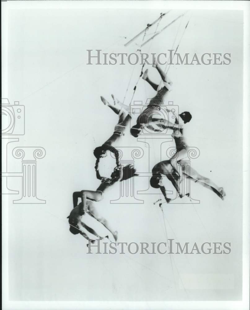 1986 Press Photo Trapeze Artists of Royal Hanneford Circus to Perform in Houston- Historic Images