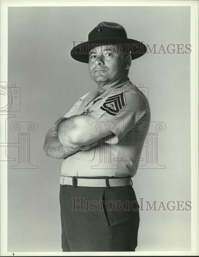 1986 Press Photo Burt Young as Nick Chase in &quot;Roomies&quot; on NBC-TV - hca51219- Historic Images